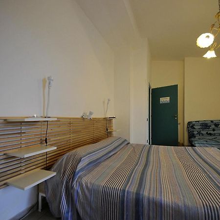 פיומיצ'ינו A La Vue Chambre Bagno Condiviso Shared Both2Piano No Lift No Navetta A Pagamento Aria Condizionata Ed Extra Bed 3 Minuti A Piedi Da Bus Per Fiera Di Roma מראה חיצוני תמונה