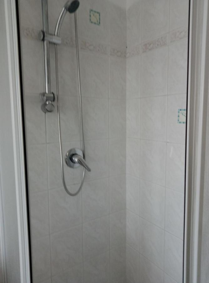 פיומיצ'ינו A La Vue Chambre Bagno Condiviso Shared Both2Piano No Lift No Navetta A Pagamento Aria Condizionata Ed Extra Bed 3 Minuti A Piedi Da Bus Per Fiera Di Roma מראה חיצוני תמונה