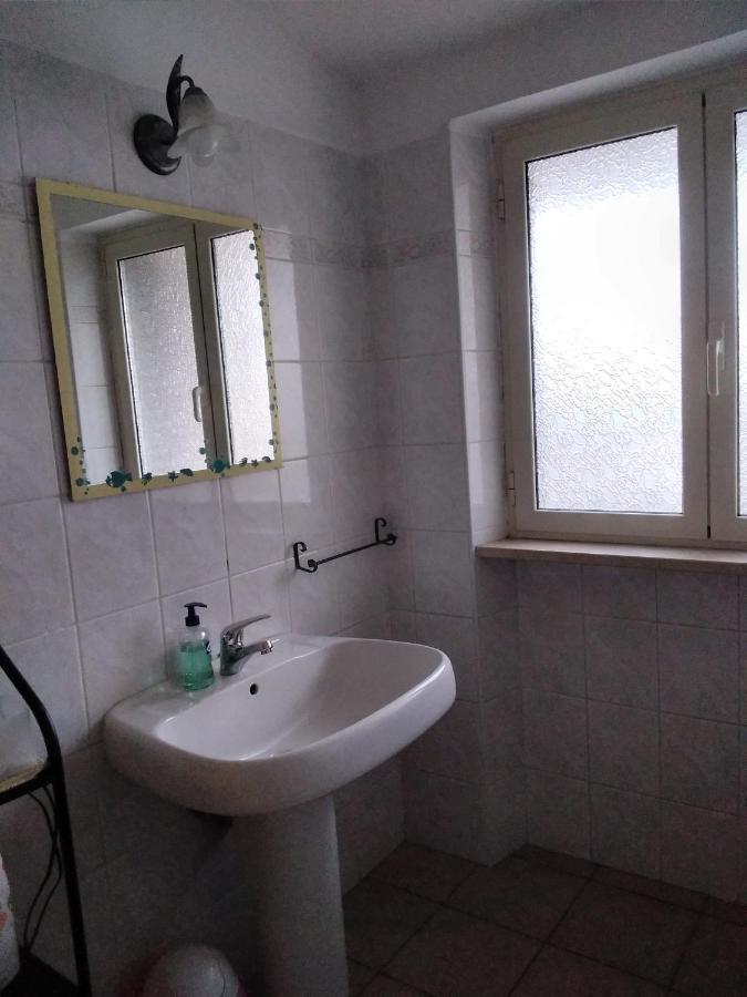 פיומיצ'ינו A La Vue Chambre Bagno Condiviso Shared Both2Piano No Lift No Navetta A Pagamento Aria Condizionata Ed Extra Bed 3 Minuti A Piedi Da Bus Per Fiera Di Roma מראה חיצוני תמונה