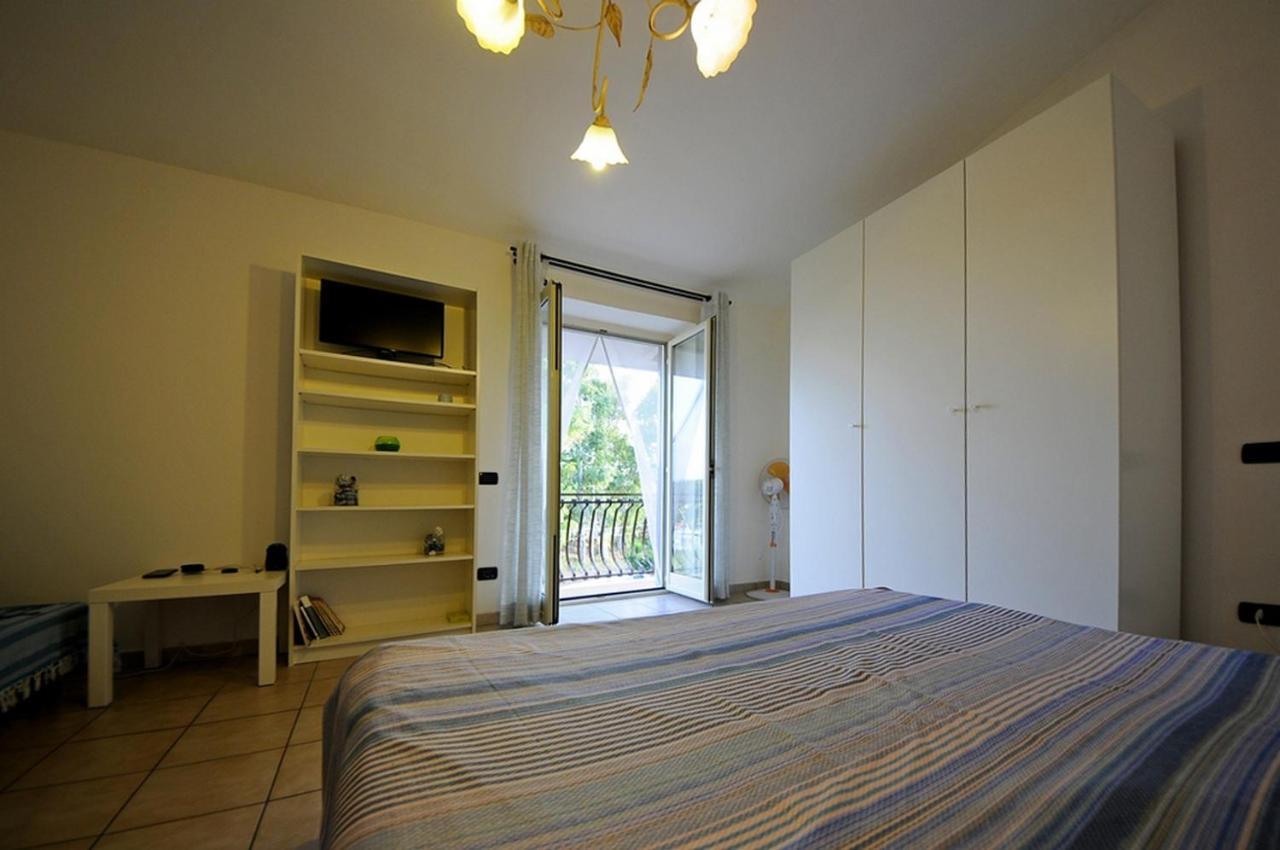 פיומיצ'ינו A La Vue Chambre Bagno Condiviso Shared Both2Piano No Lift No Navetta A Pagamento Aria Condizionata Ed Extra Bed 3 Minuti A Piedi Da Bus Per Fiera Di Roma מראה חיצוני תמונה