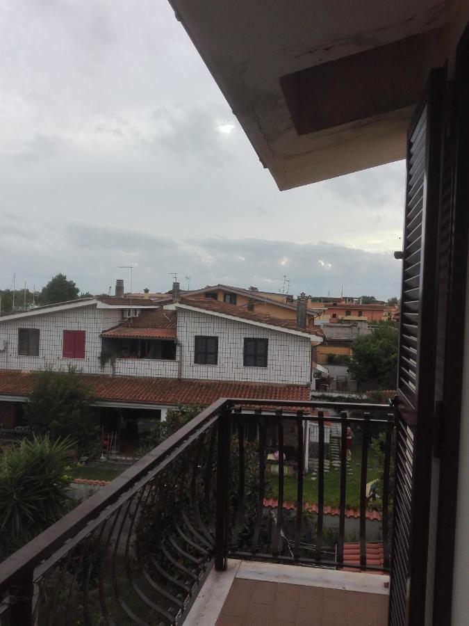 פיומיצ'ינו A La Vue Chambre Bagno Condiviso Shared Both2Piano No Lift No Navetta A Pagamento Aria Condizionata Ed Extra Bed 3 Minuti A Piedi Da Bus Per Fiera Di Roma מראה חיצוני תמונה